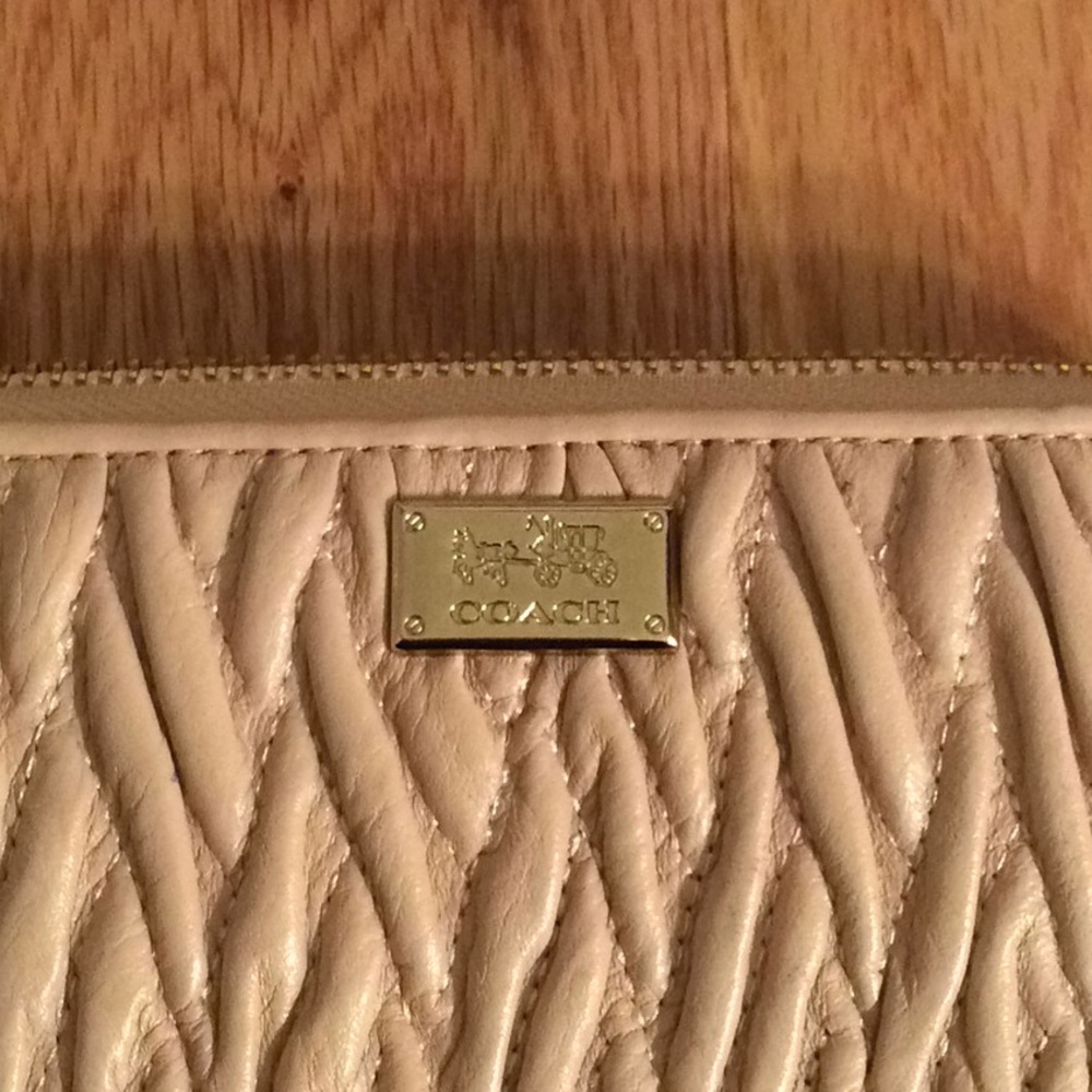Authentic Coach wallet - Picture 5 of 7